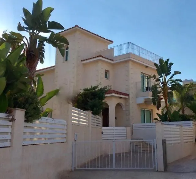 Palma Villa 14 프로타라스 0*,  키프로스